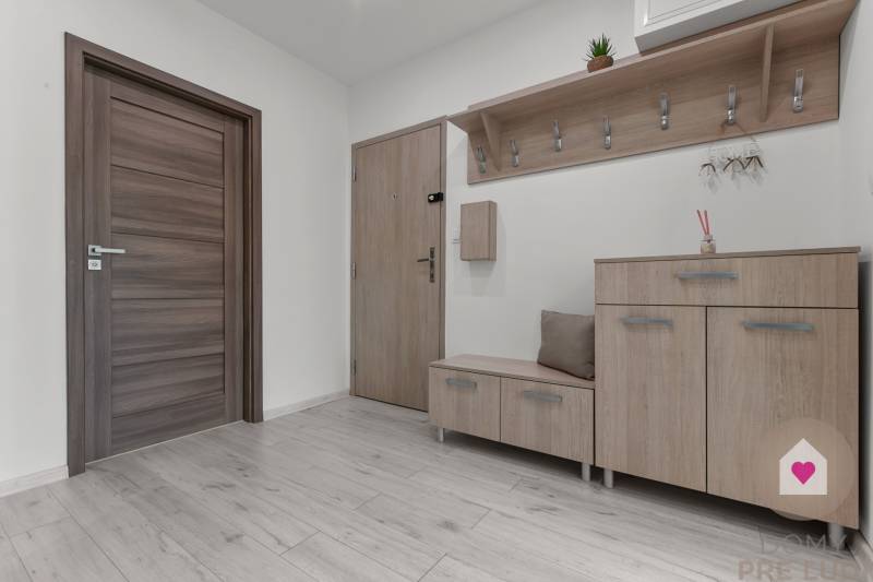 BA/PETRŽALKA-Rent a completely renovated 3-bedroom apartment with logg
