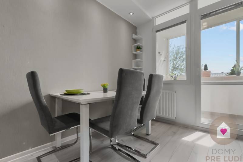 BA/PETRŽALKA-Rent a completely renovated 3-bedroom apartment with logg