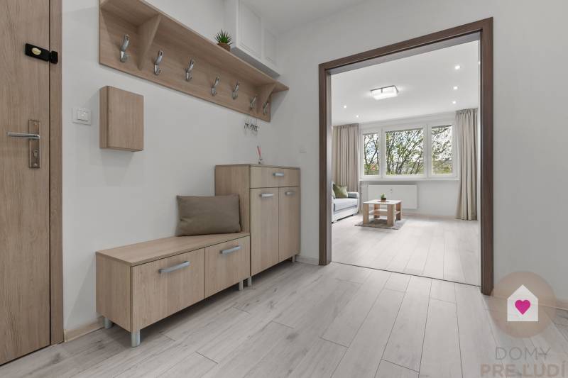 BA/PETRŽALKA-Rent a completely renovated 3-bedroom apartment with logg