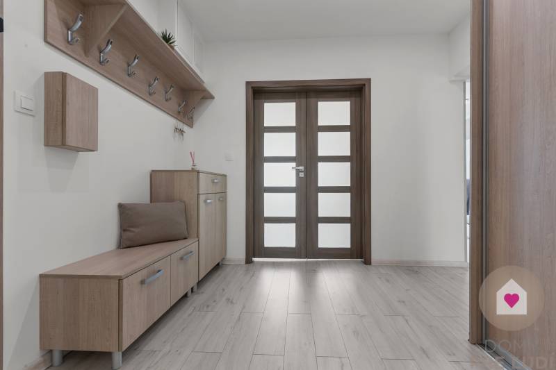 BA/PETRŽALKA-Rent a completely renovated 3-bedroom apartment with logg