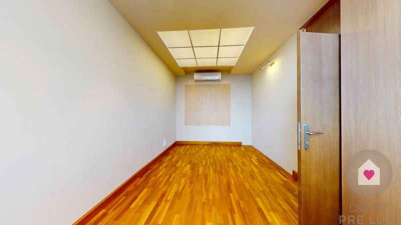 Rent Three bedroom apartment, Three bedroom apartment, Vajnorská, Brat