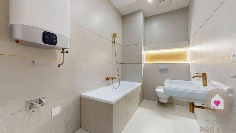 Sale Three bedroom apartment, Three bedroom apartment, Gunduličova, Br