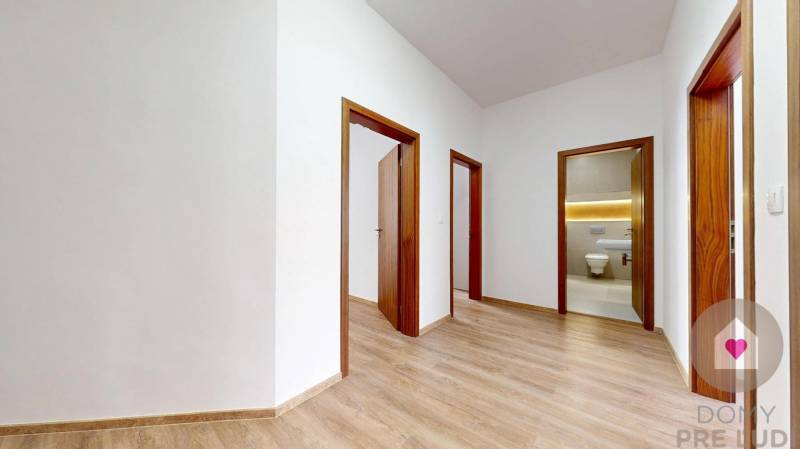 Sale Three bedroom apartment, Three bedroom apartment, Gunduličova, Br