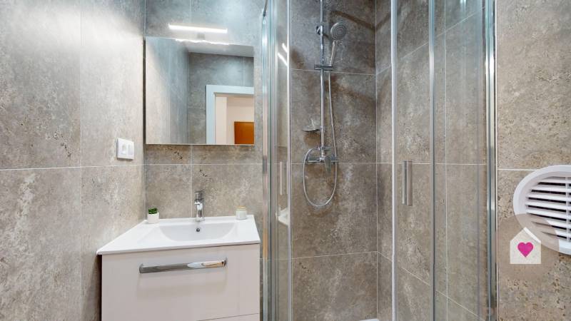 BA/NIVY-Rent of a complet renovated 3-room apartment near Old town