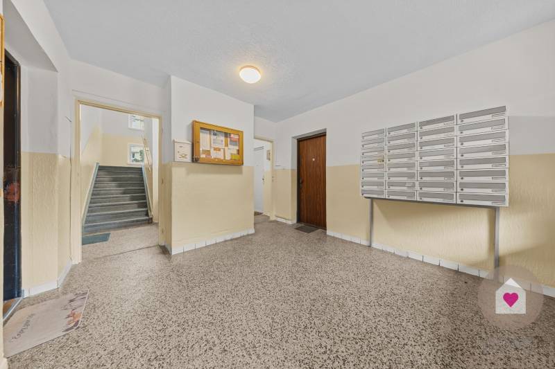 BA/RUŽINOV-Renting a 1-room apartment with a balcony and a cellar