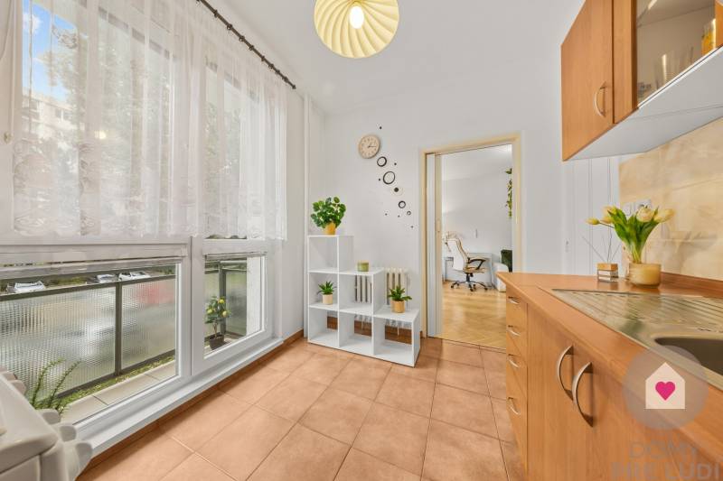 BA/RUŽINOV-Renting a 1-room apartment with a balcony and a cellar