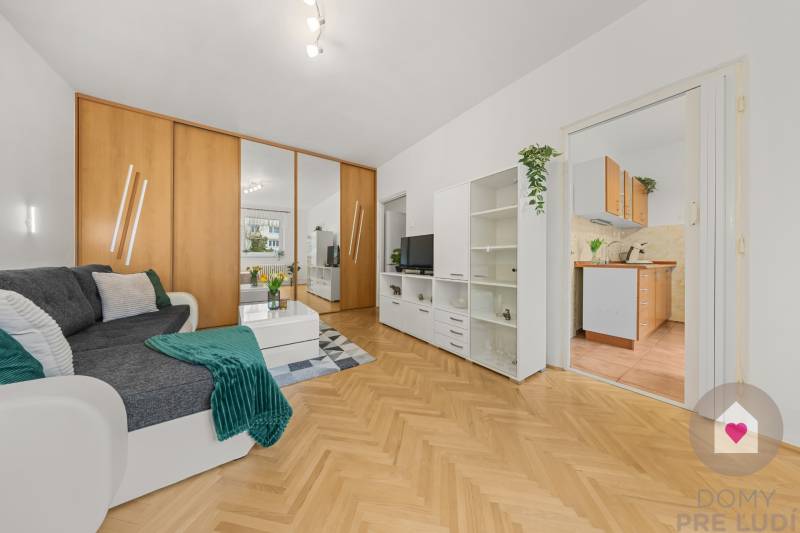 BA/RUŽINOV-Renting a 1-room apartment with a balcony and a cellar