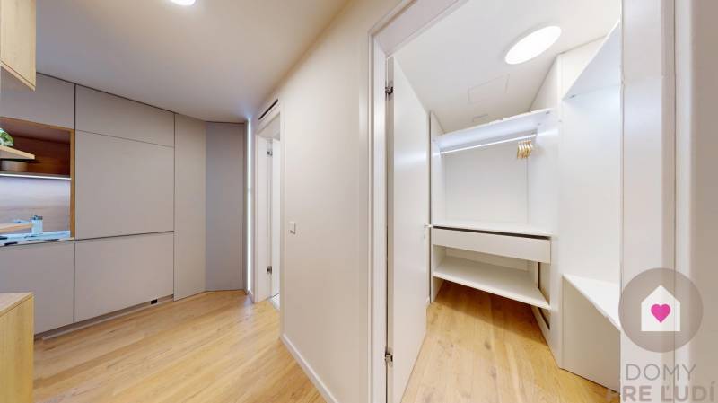 BA I/VYDRICA-Renting a large 1-room apartment with a spacious balcony