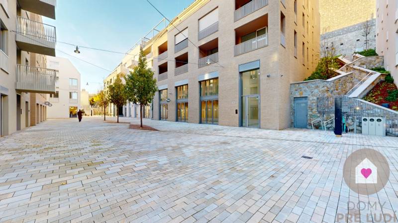 BA I/VYDRICA-Renting a large 1-room apartment with a spacious balcony