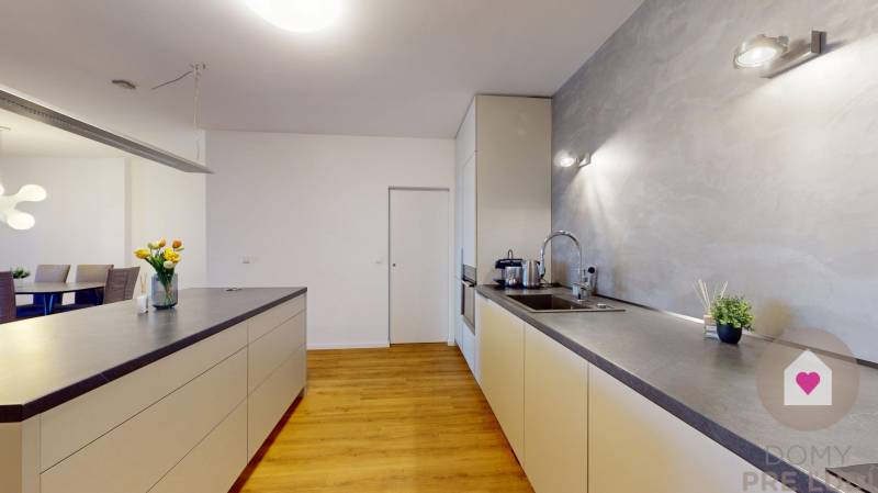 BA/Koliba- Sale of a large modern apartment with a terrace and parking