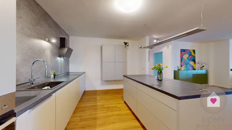 BA/Koliba- Sale of a large modern apartment with a terrace and parking