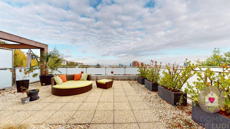 BA/Koliba- Sale of a large modern apartment with a terrace and parking