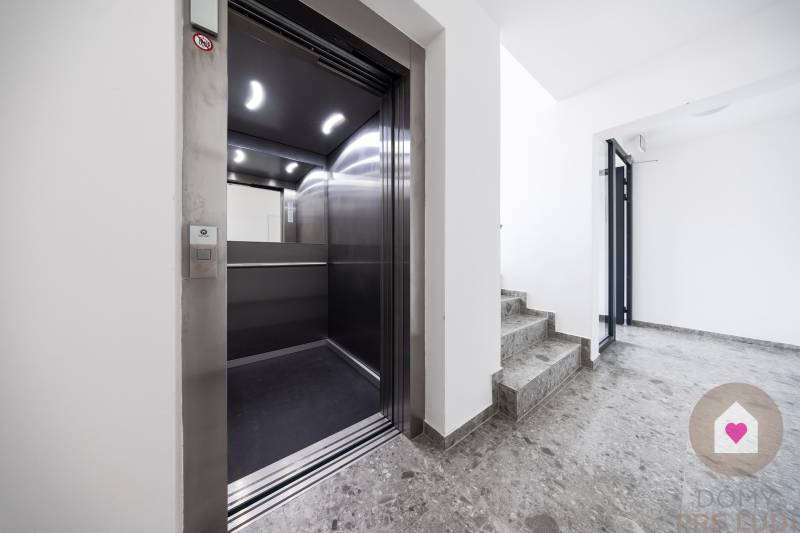 BA/JAROVCE-Rent a modern 2-room apartment in a new building+parking