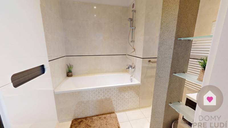 BA/POD.BISKUPICE-Renovated 3-room flat for rent near the forest park