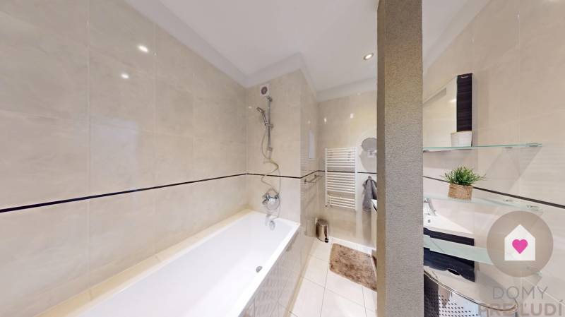 BA/POD.BISKUPICE-Renovated 3-room flat for rent near the forest park