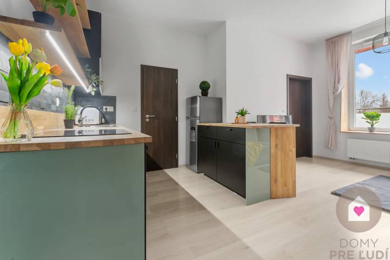 BA/PETRŽALKA-Rent 2 bedroom apartment with loggia in new building