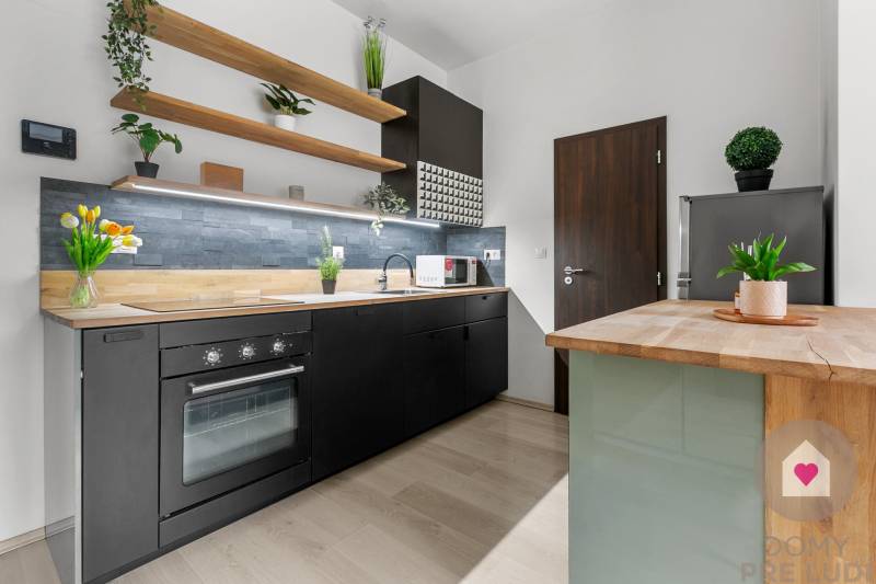 BA/PETRŽALKA-Rent 2 bedroom apartment with loggia in new building