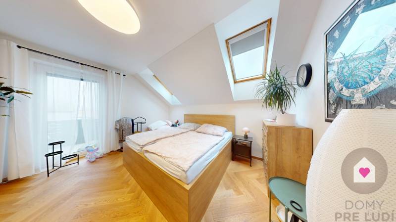 BA/VRAKUŇA-Rent of a 5-room house with 2 garages, swimming pool,garden