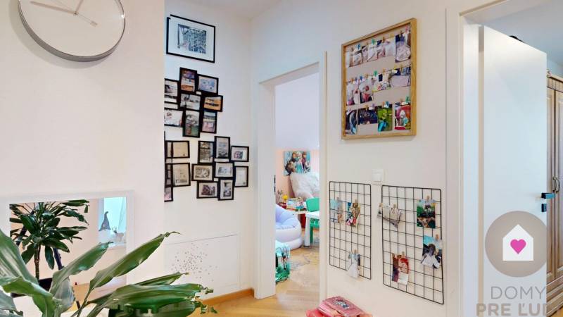 BA/VRAKUŇA-Rent of a 5-room house with 2 garages, swimming pool,garden