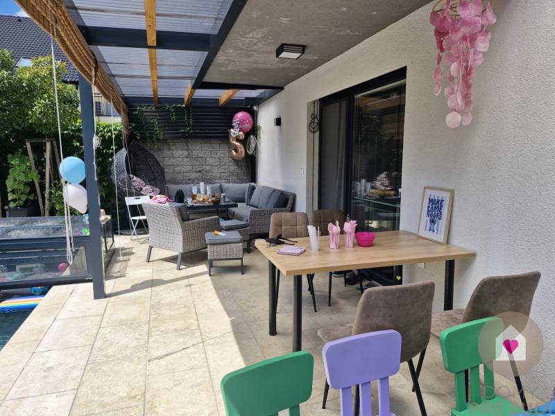 BA/VRAKUŇA-Rent of a 5-room house with 2 garages, swimming pool,garden