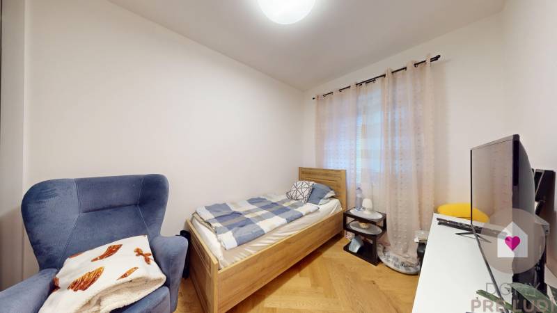 BA/VRAKUŇA-Rent of a 5-room house with 2 garages, swimming pool,garden