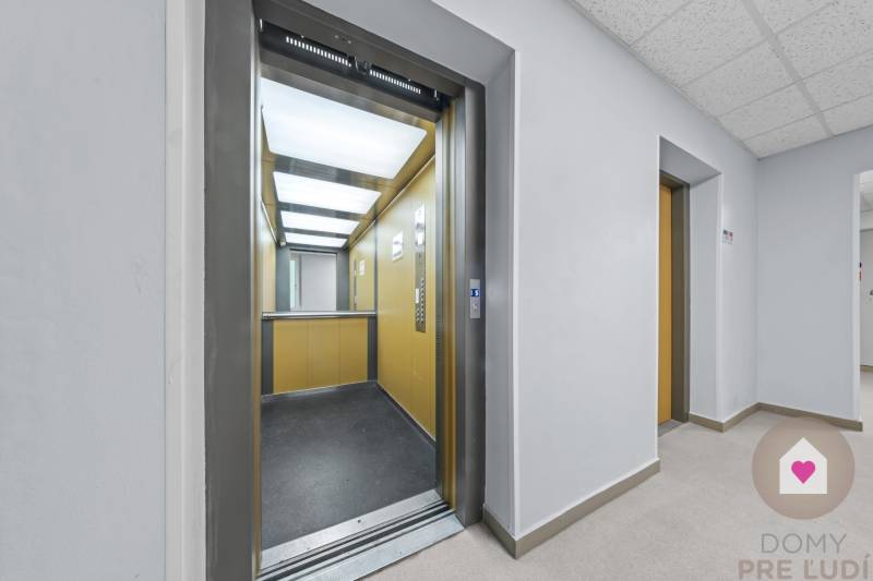 BA/RUŽINOV-Sale of a spacious 2-bedroom apartment with a view balcony 