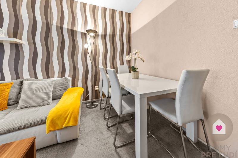 BA/RUŽINOV-Sale of a spacious 2-bedroom apartment with a view balcony 