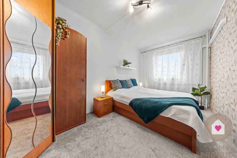 BA/RUŽINOV-Sale of a spacious 2-bedroom apartment with a view balcony 