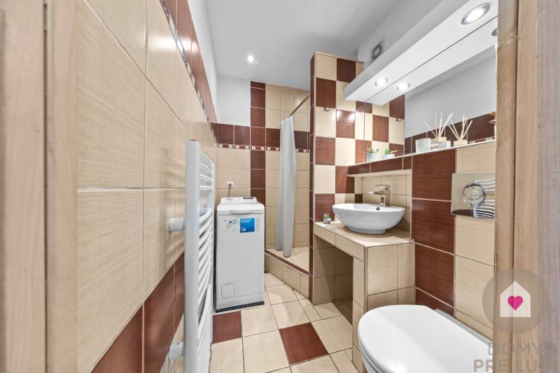 BA/RUŽINOV-Sale of a spacious 2-bedroom apartment with a view balcony 