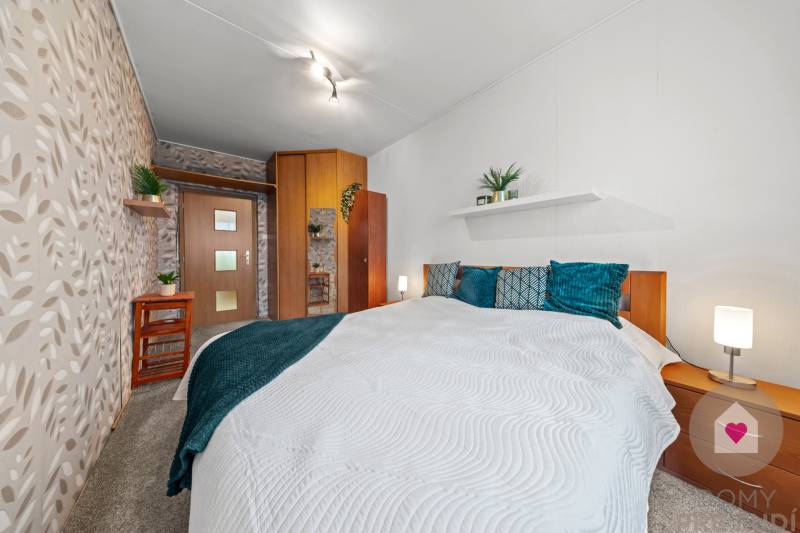 BA/RUŽINOV-Sale of a spacious 2-bedroom apartment with a view balcony 