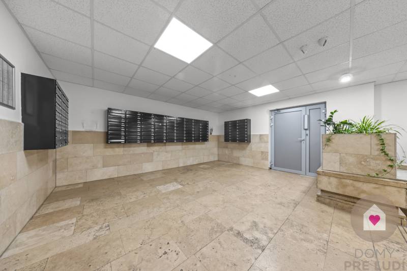 BA/RUŽINOV-Sale of a spacious 2-bedroom apartment with a view balcony 