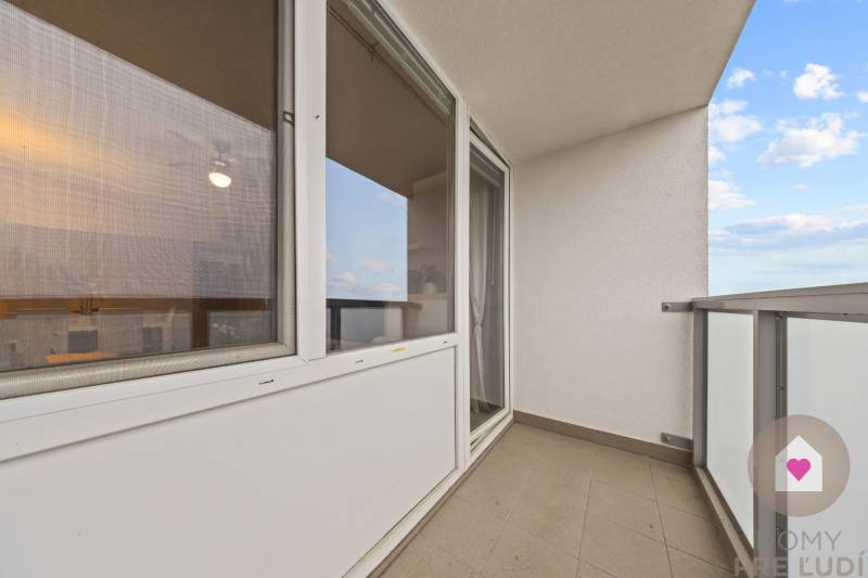 BA/RUŽINOV-Sale of a spacious 2-bedroom apartment with a view balcony 