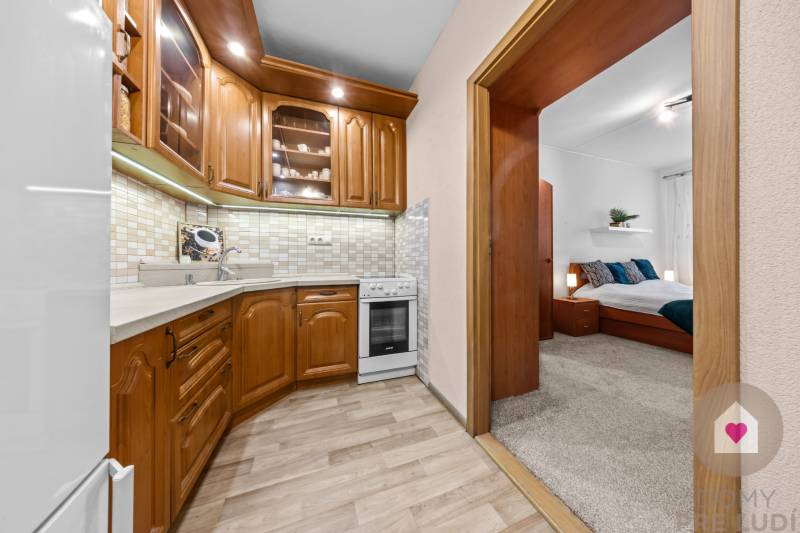 BA/RUŽINOV-Sale of a spacious 2-bedroom apartment with a view balcony 