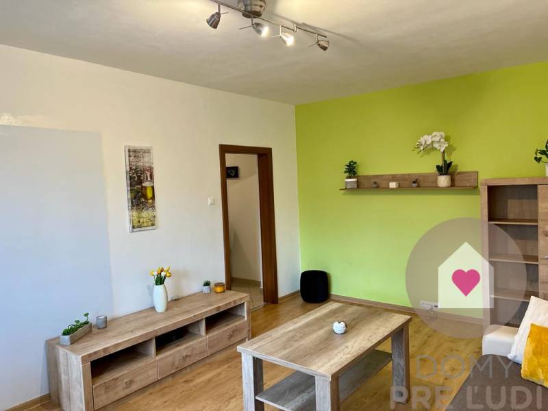 BA/RUŽINOV- 3 bedroom apartment for rent with a balcony and loggia 