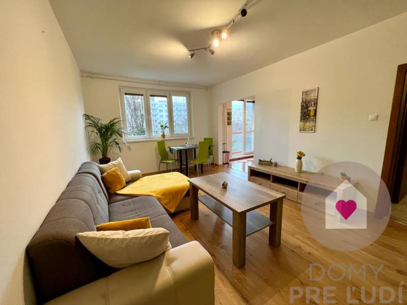 BA/RUŽINOV- 3 bedroom apartment for rent with a balcony and loggia 