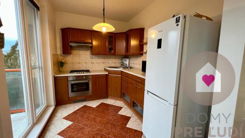 BA/RUŽINOV- 3 bedroom apartment for rent with a balcony and loggia 