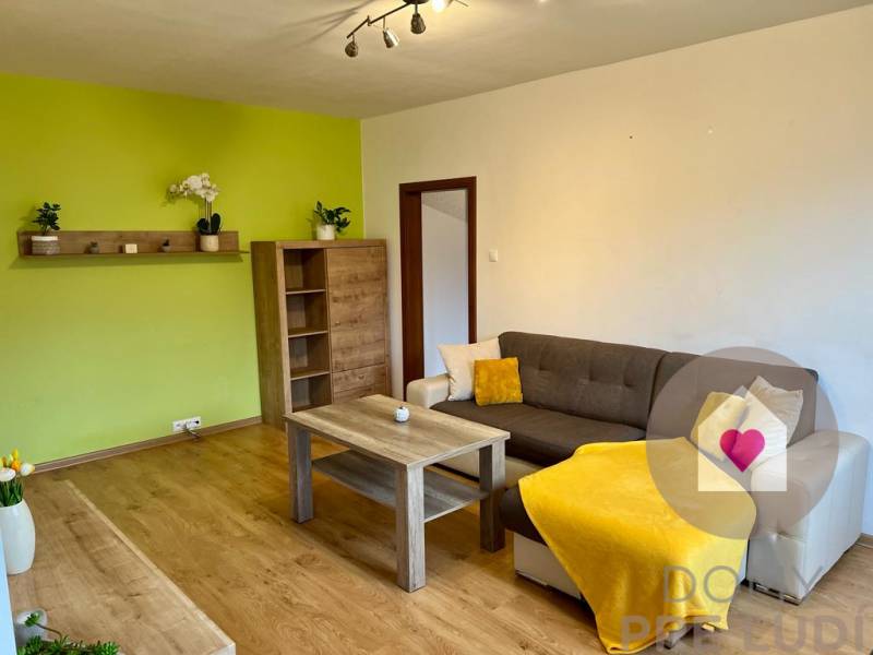 BA/RUŽINOV- 3 bedroom apartment for rent with a balcony and loggia 