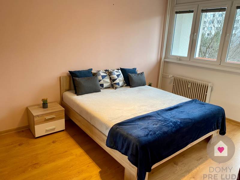 BA/RUŽINOV- 3 bedroom apartment for rent with a balcony and loggia 