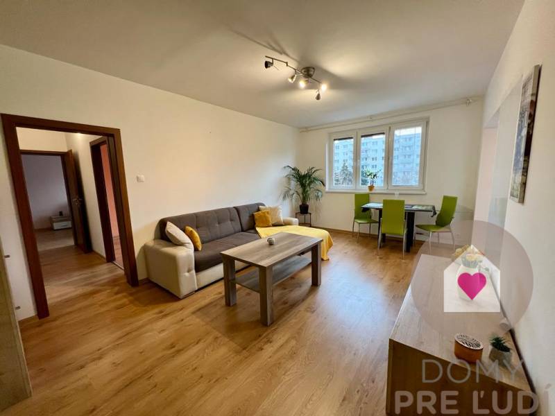 BA/RUŽINOV- 3 bedroom apartment for rent with a balcony and loggia 