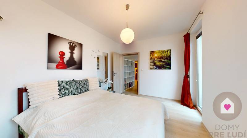 BA/IV-Rent of a furnished 2-room apartment with a balcony and parking 