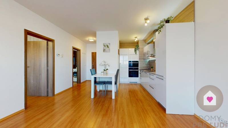 BA/PETRŽALKA-Rent 2 bedroom flat with balcony only 5 min from Draždiak