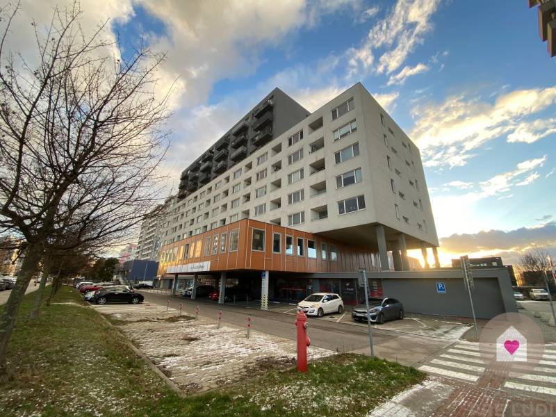 BA/PETRŽALKA-Rent 2 bedroom flat with balcony only 5 min from Draždiak