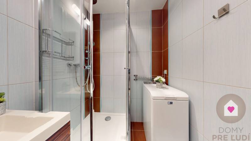 BA/PETRŽALKA-Renovated and furnished 3-room apartment with a balcony