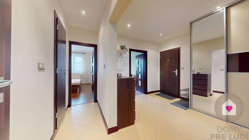 BA/PETRŽALKA-Renovated and furnished 3-room apartment with a balcony