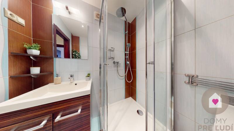 BA/PETRŽALKA-Renovated and furnished 3-room apartment with a balcony