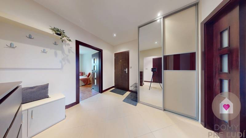 BA/PETRŽALKA-Renovated and furnished 3-room apartment with a balcony