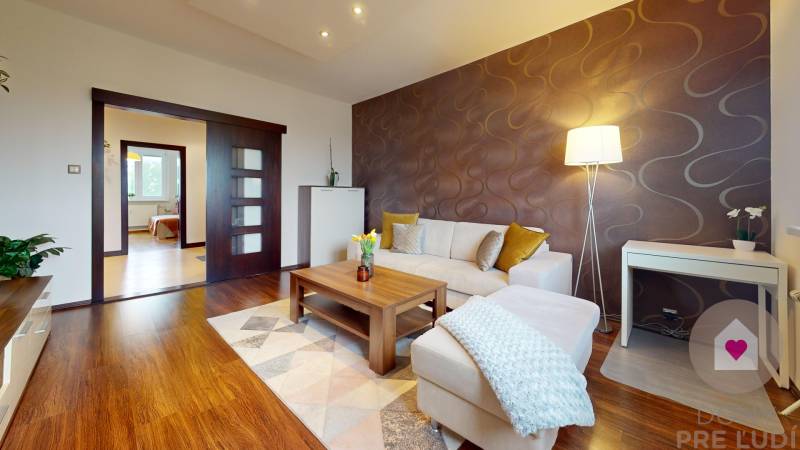 BA/PETRŽALKA-Renovated and furnished 3-room apartment with a balcony