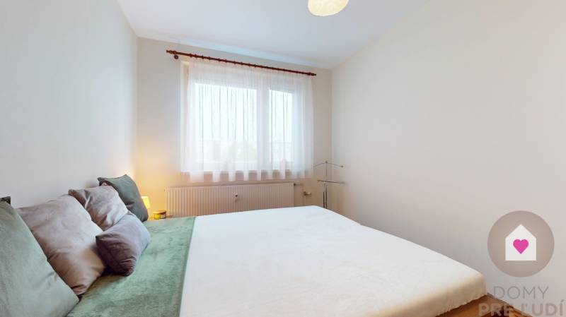 BA/PETRŽALKA-Renovated and furnished 3-room apartment with a balcony