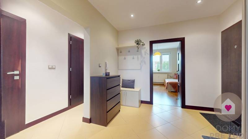 BA/PETRŽALKA-Renovated and furnished 3-room apartment with a balcony