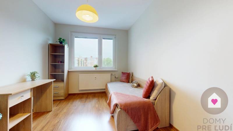 BA/PETRŽALKA-Renovated and furnished 3-room apartment with a balcony